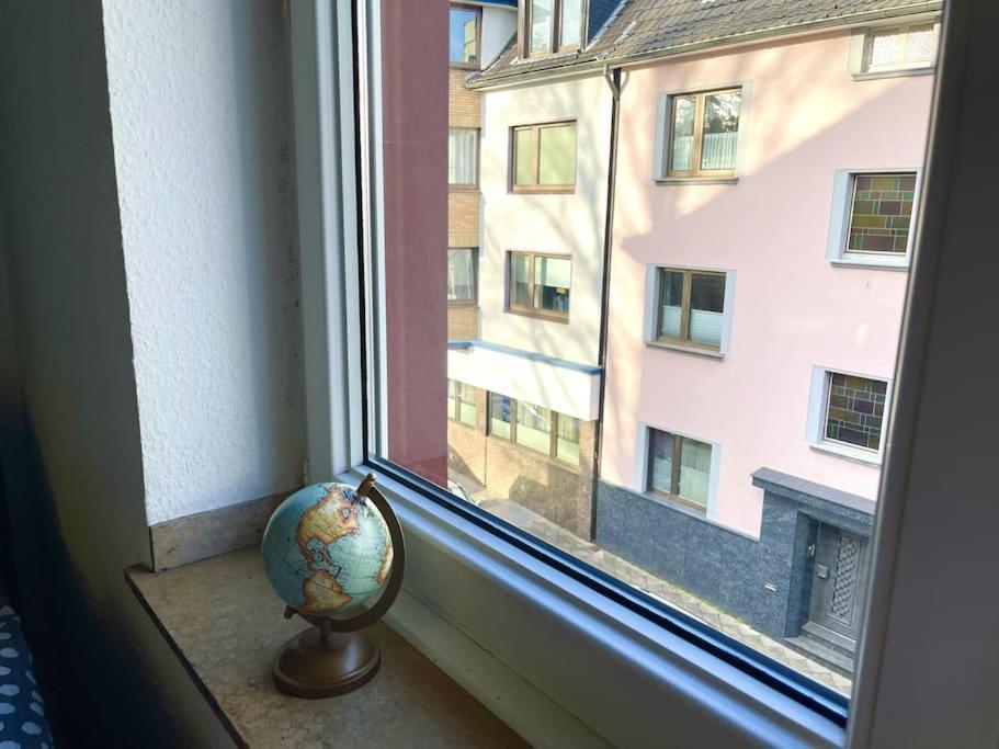 - Chilliges Zimmer In Dusseldorf Mit Balkon & Kuche; Big Tv And Bed - ภายนอก รูปภาพ