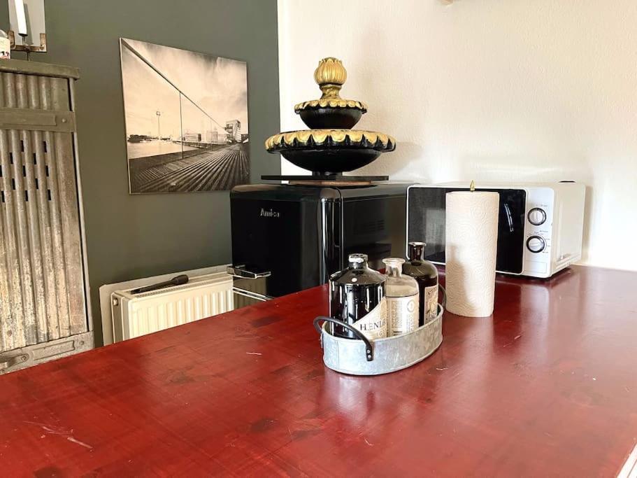 - Chilliges Zimmer In Dusseldorf Mit Balkon & Kuche; Big Tv And Bed - ภายนอก รูปภาพ