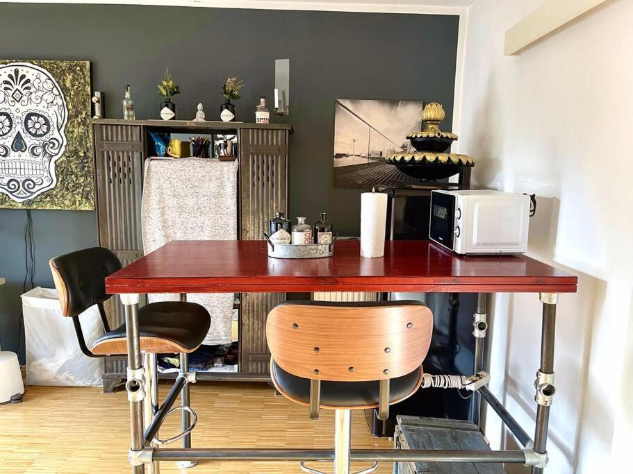 - Chilliges Zimmer In Dusseldorf Mit Balkon & Kuche; Big Tv And Bed - ภายนอก รูปภาพ