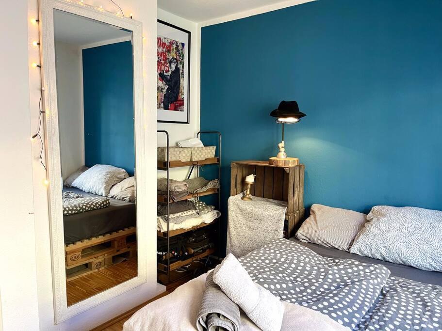 - Chilliges Zimmer In Dusseldorf Mit Balkon & Kuche; Big Tv And Bed - ภายนอก รูปภาพ
